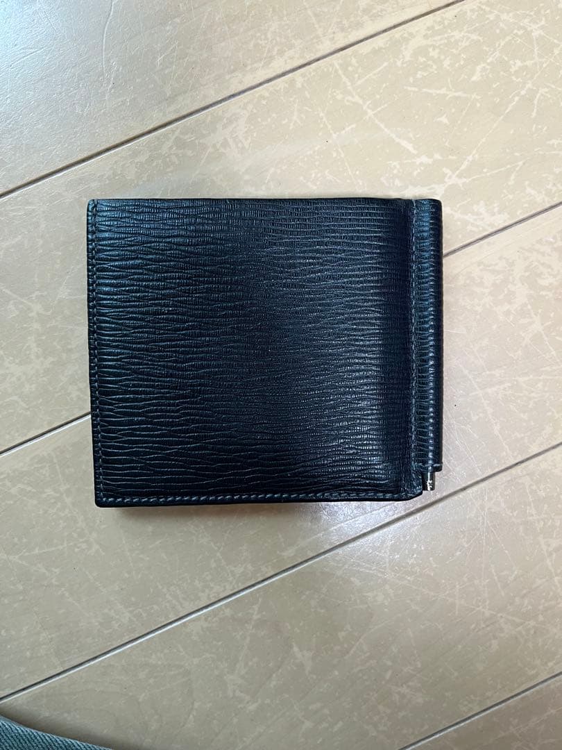 フェラガモ　ブラックレザー 二つ折りマネークリップ