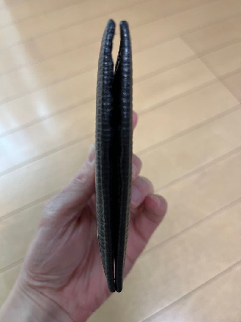 フェラガモ　ブラックレザー 二つ折りマネークリップ