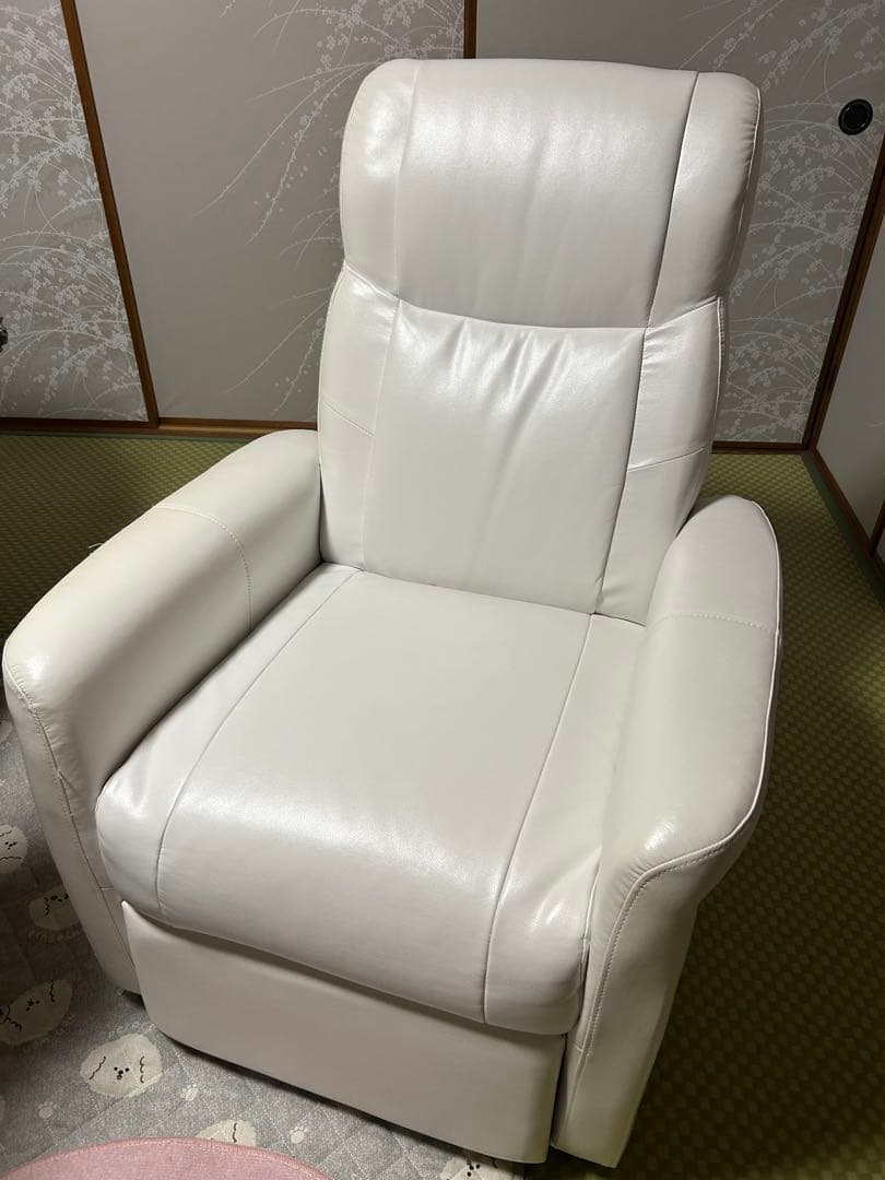 熊本引き取り限定ですホワイト リクライニングソファ