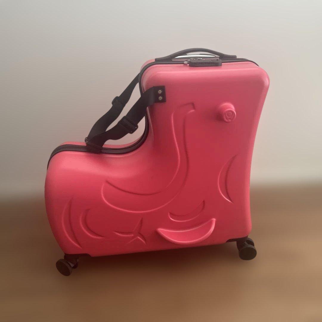 【美品】NORICCOノリッコ　子供が乗れるキャリーケース　ピンク　スーツケース