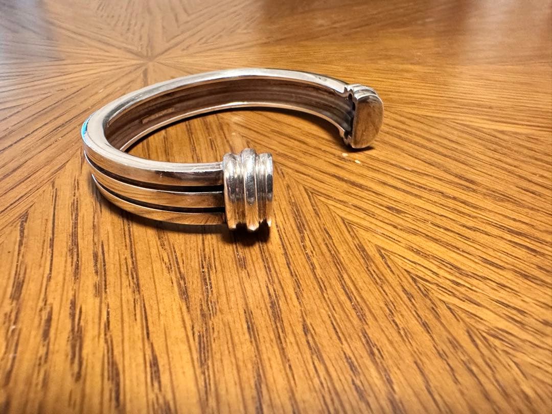 ティファニー　グルーブド　バングル