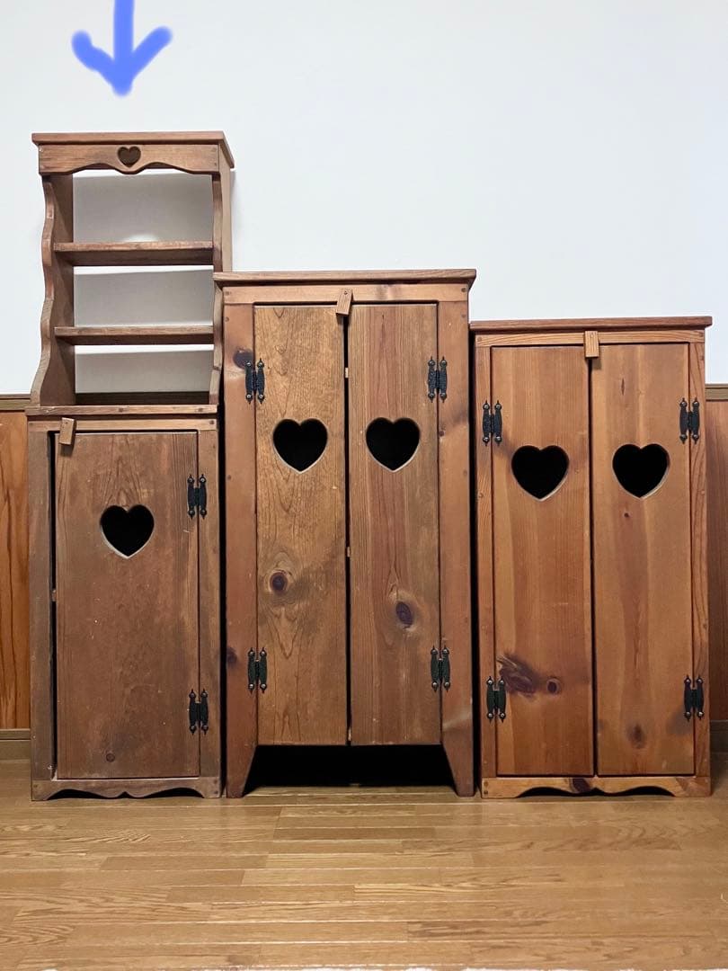 カントリー家具　ハートのキャビネットA