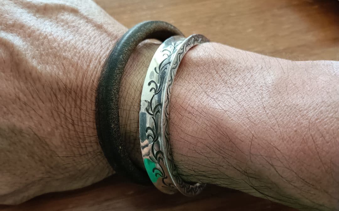 RS　スタイリングシルバー 　バングル　ブレスレット　66g　ヘビーゲージ　唐草