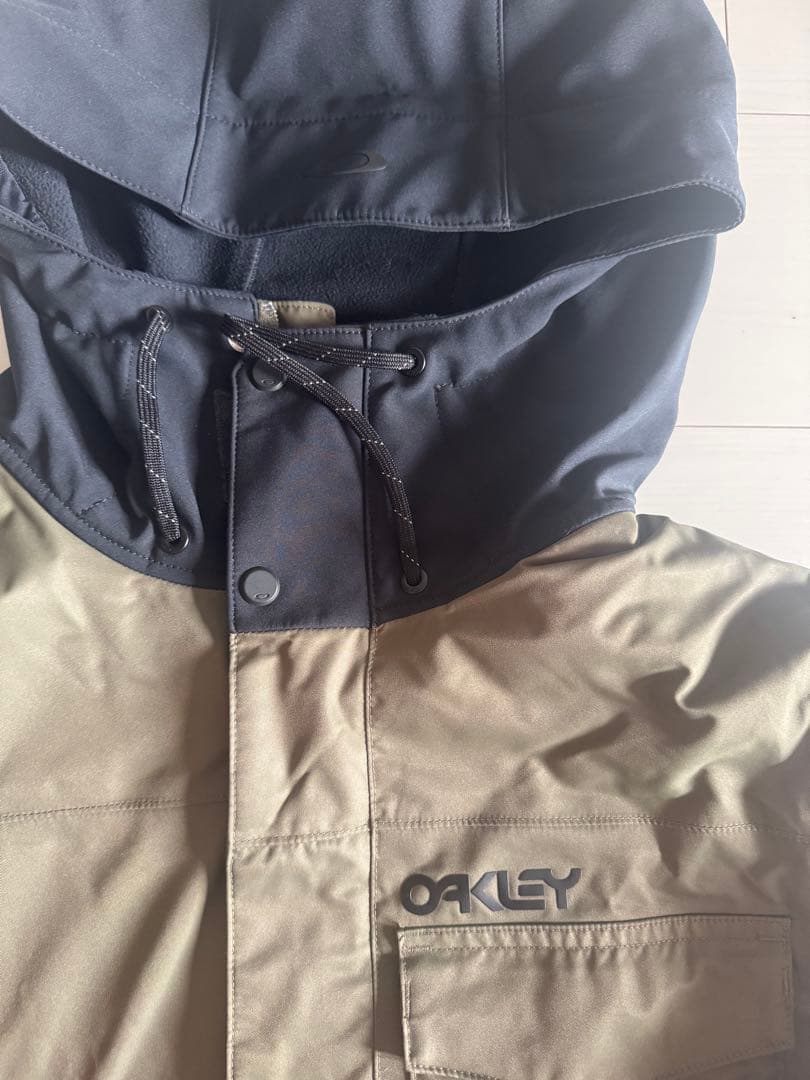最終値下げ　OAKLEY フード付きスノーボードウェア