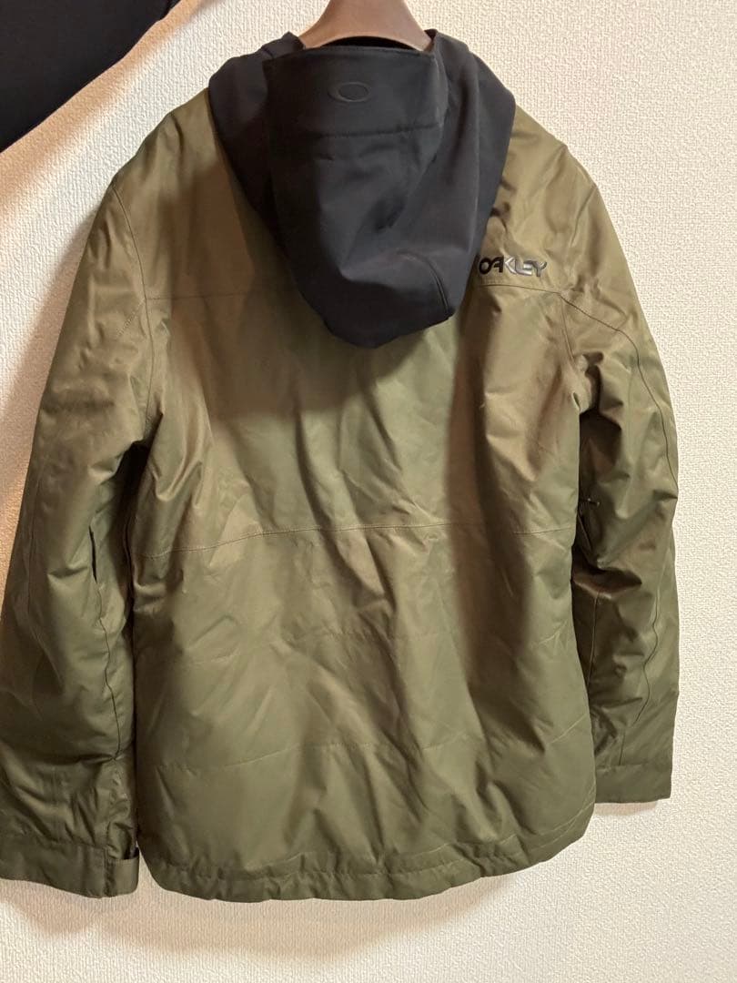 最終値下げ　OAKLEY フード付きスノーボードウェア