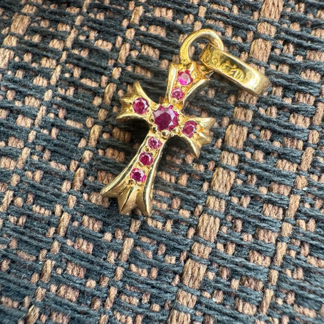 クロムハーツ22kベビーファットクロス　ルビーサファイアパヴェ　チャーム
