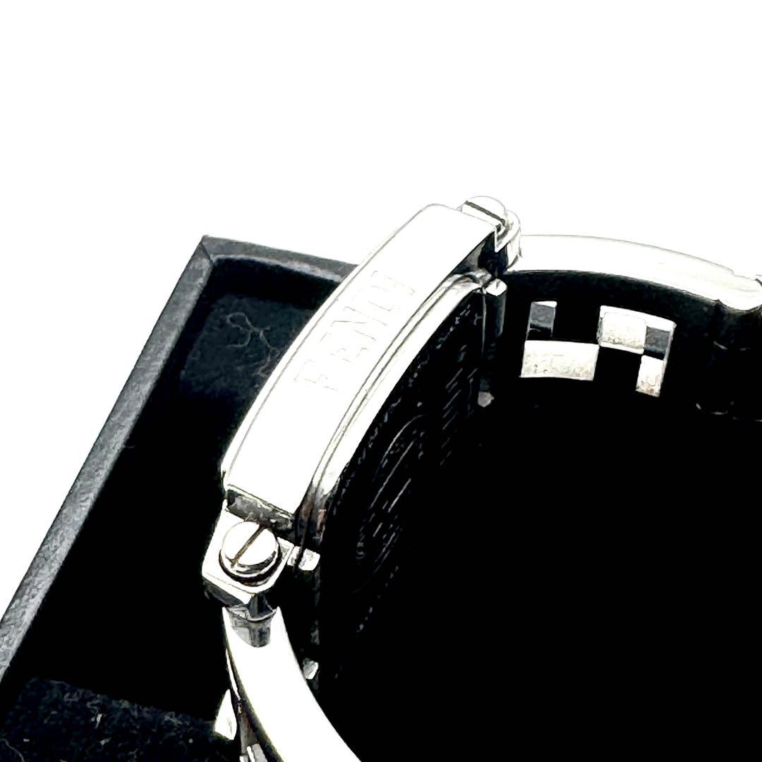 【極美品　連休限定セール】FENDI クアドロ　スクエア ズッカロゴベルト腕時計