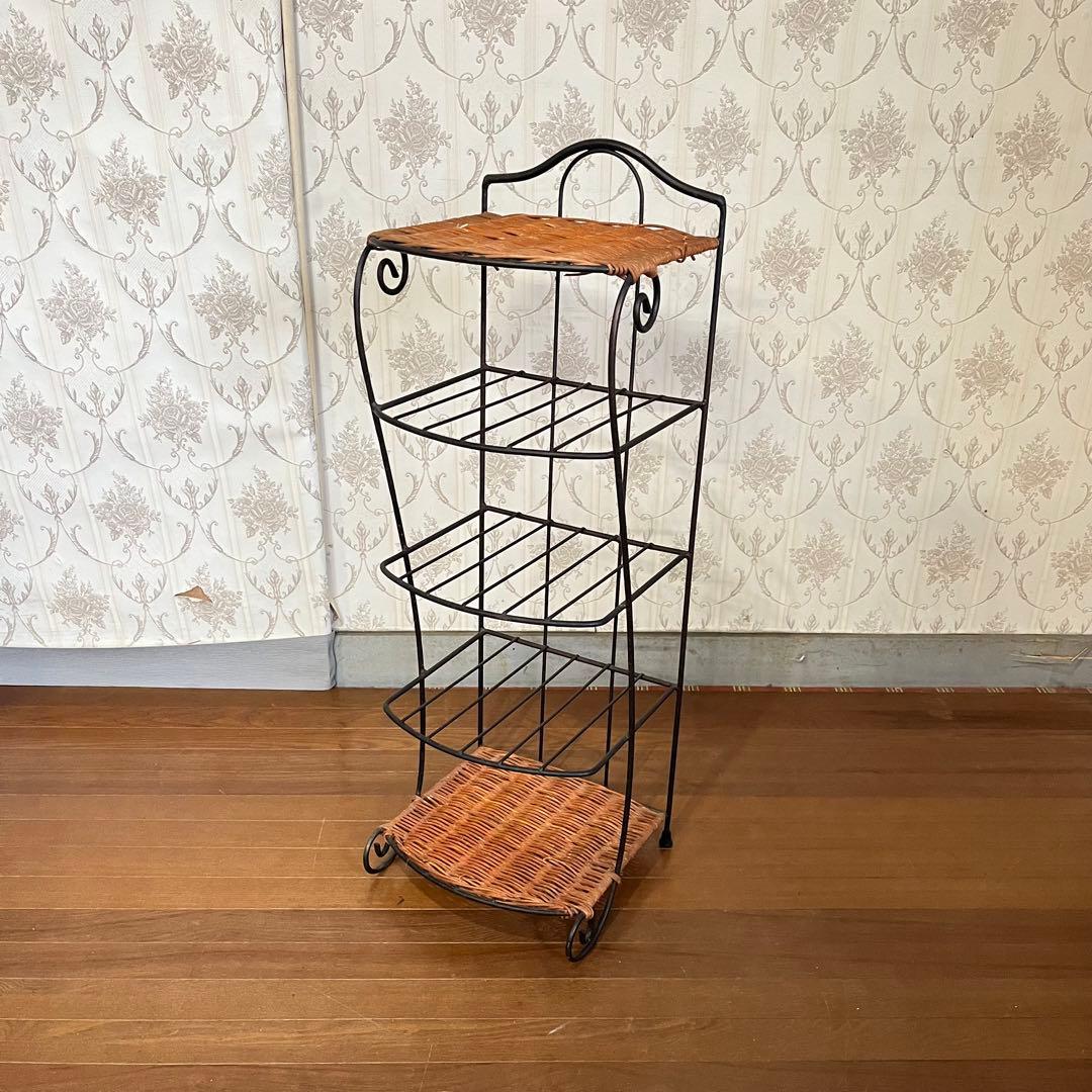 【アンティーク】アイアンフレーム ラタン 籐 ラック 飾り棚 シェルフ 古道具