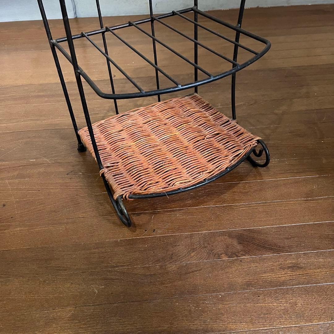 【アンティーク】アイアンフレーム ラタン 籐 ラック 飾り棚 シェルフ 古道具