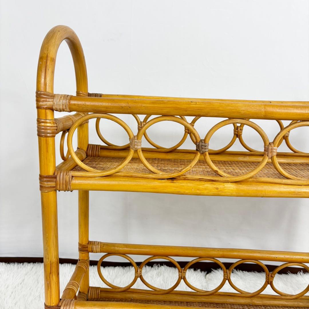 美しいラタン 2段のラック　シェルフ 飾り棚 　籐家具　キャスター付き