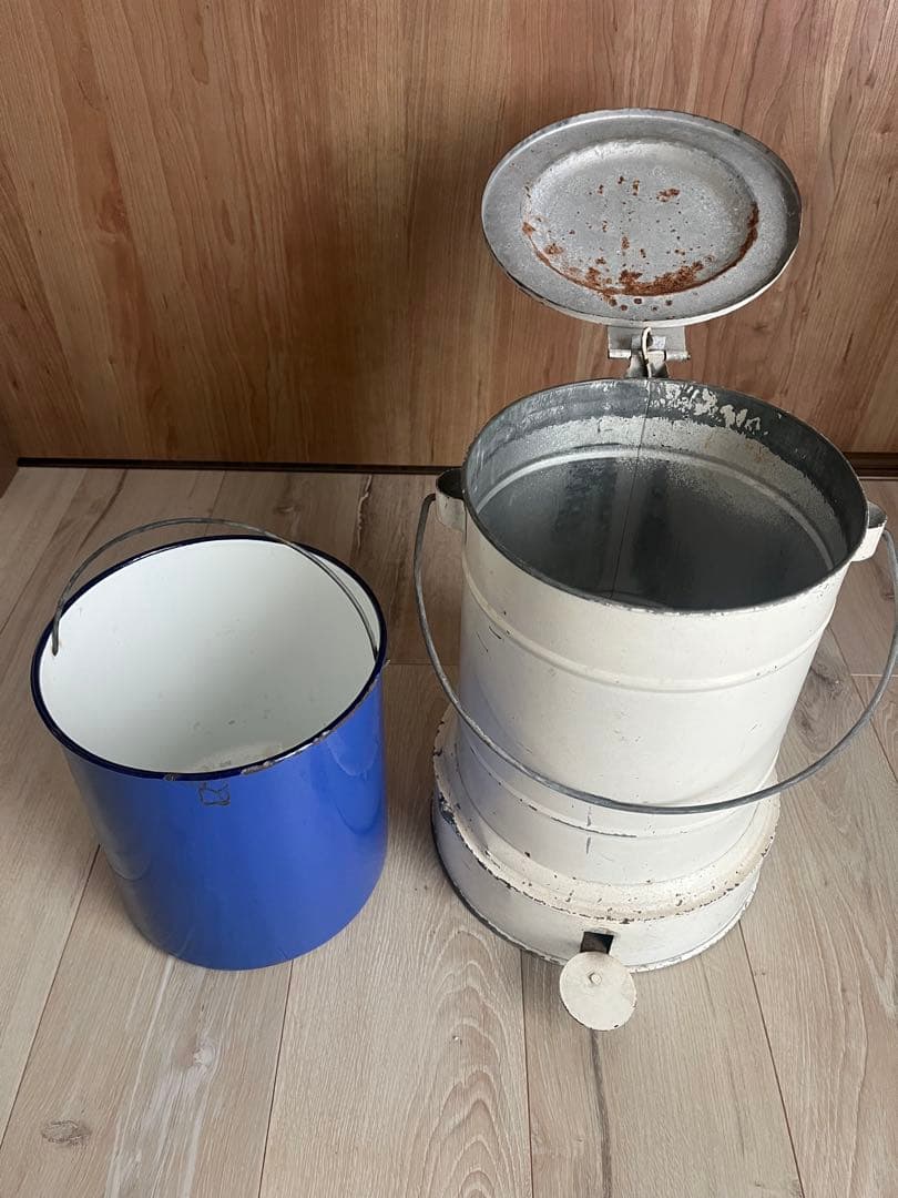 アンティーク　ゴミ箱　ペダル式