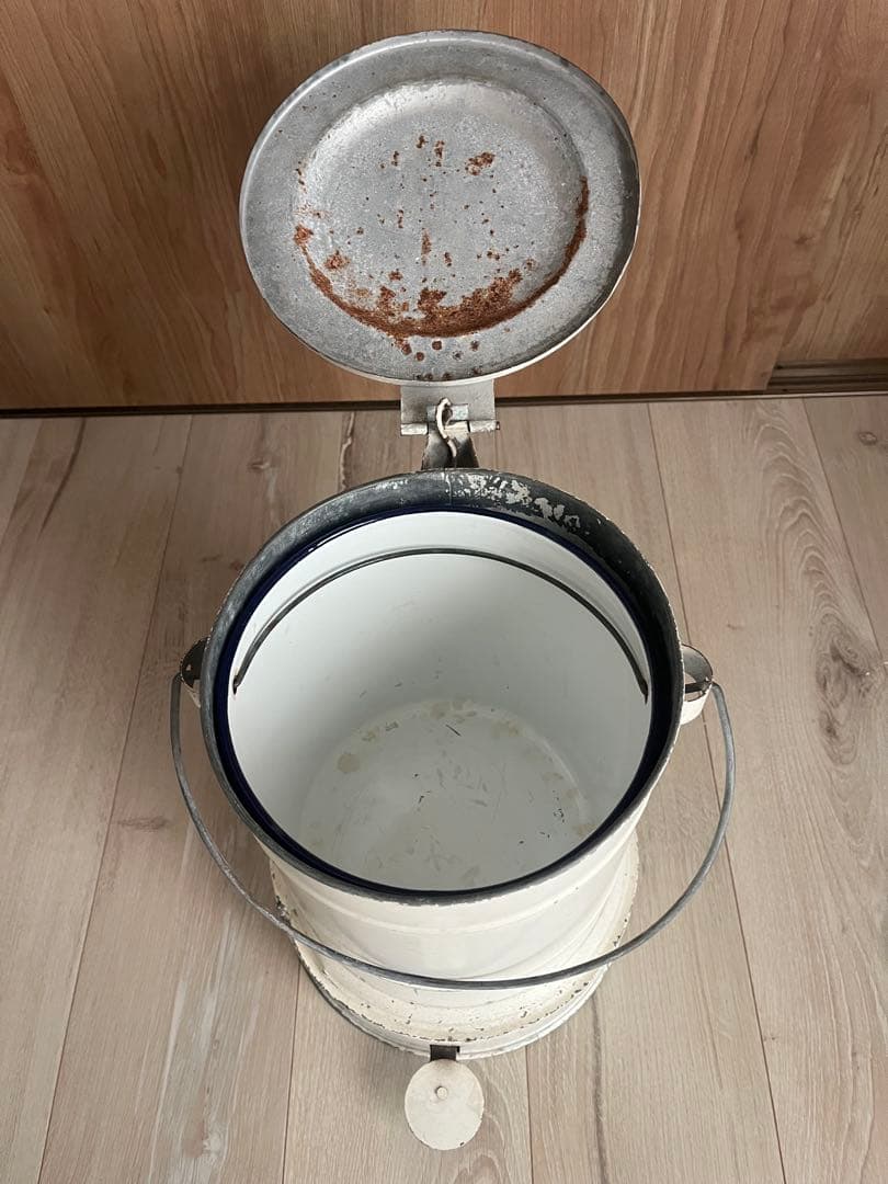 アンティーク　ゴミ箱　ペダル式