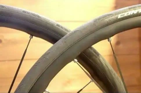 キシリウムエリート UST DISC チューブレス ホイールセット