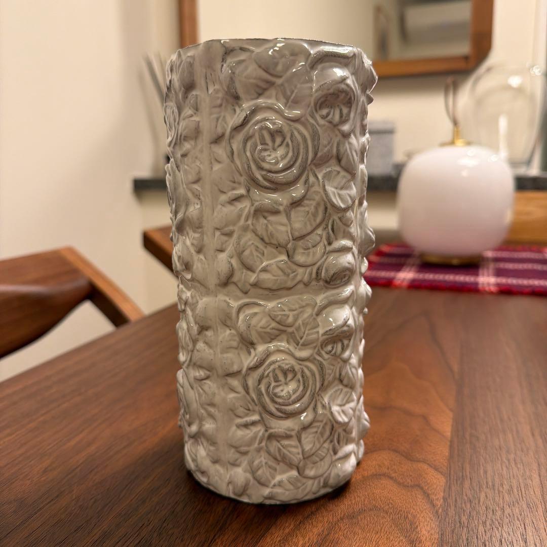 astier de villatteバラ模様 花瓶 ホワイト