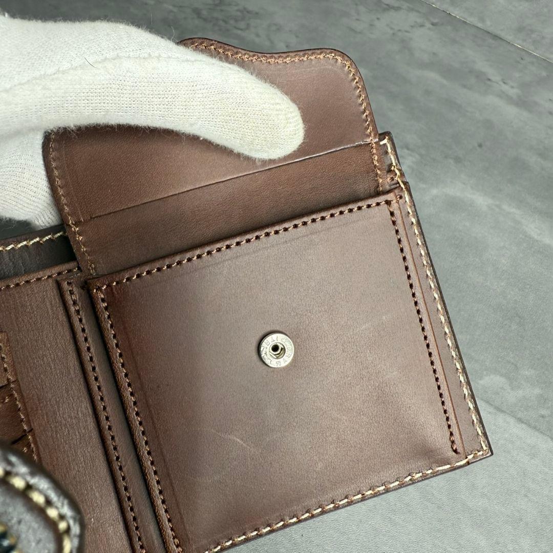 shunyFUNNY ファニー カービング 3つ折り財布 コンチョボタン