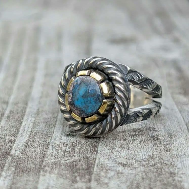ハンドメイドのターコイズリング　インディアンジュエリー風　bisbee