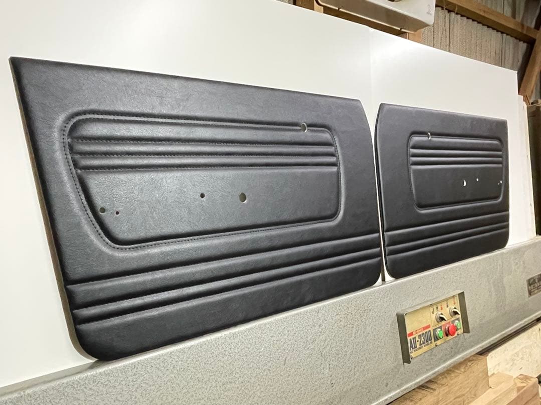 ★ブルーバード510 4ドア用 内張り4枚セット（ブラック）★