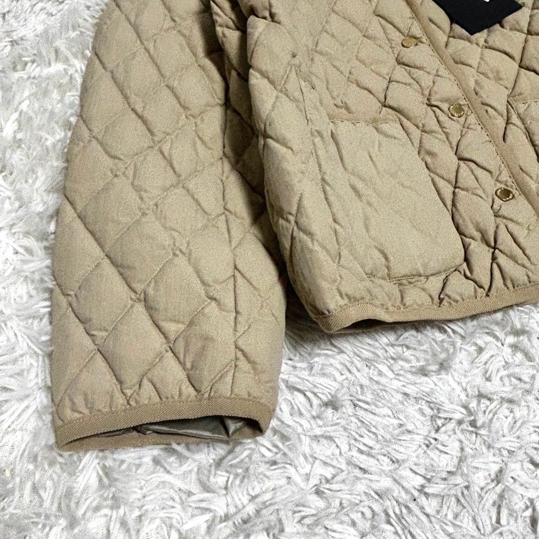 未使用タグ付き　TATRAS ノーカラーキルティング　ダウンジャケット　ベージュ