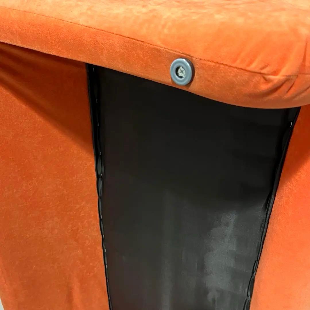 オシャレな2人掛けソファー　オレンジピンク　ピーチスキン