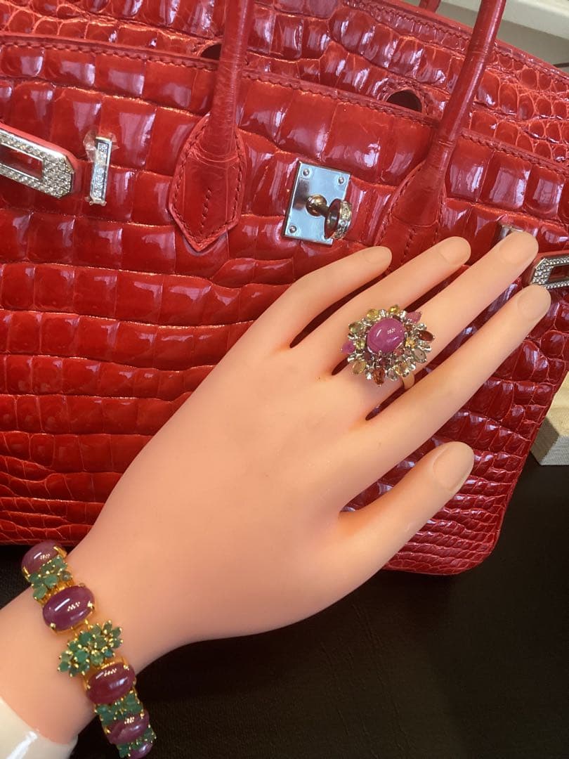 ひろ❣️お取り置き　大粒天然ルビーカボション＆エメラルドブレスレット