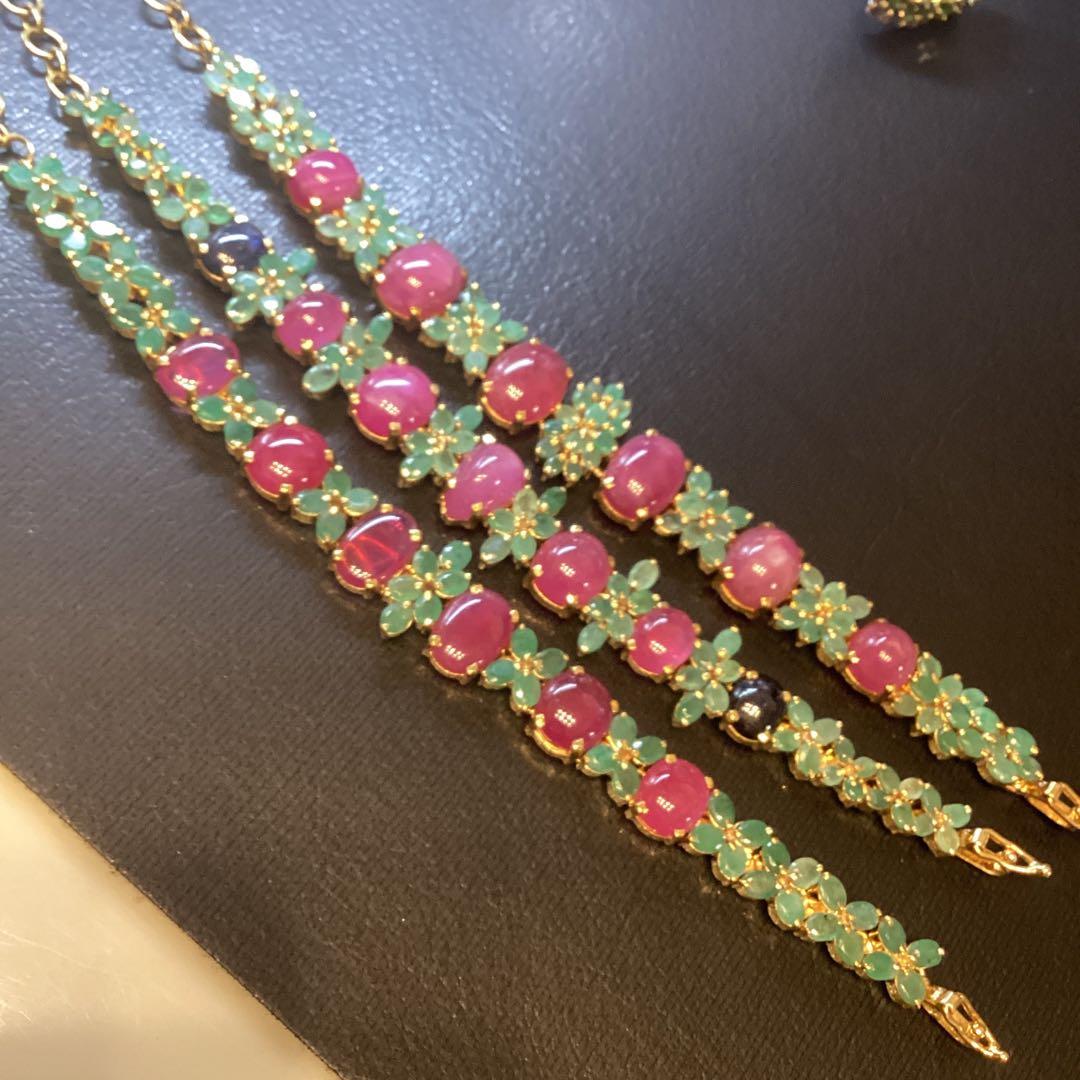 ひろ❣️お取り置き　大粒天然ルビーカボション＆エメラルドブレスレット