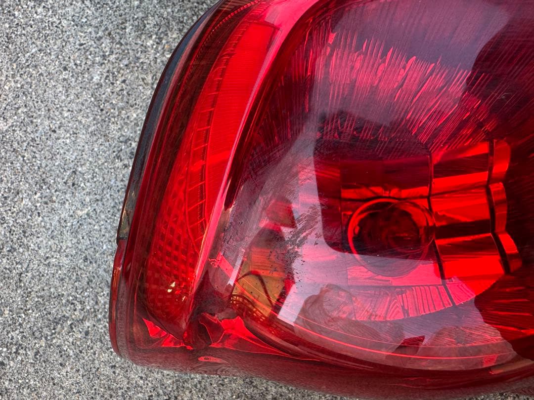 350キャラバン　テールランプ