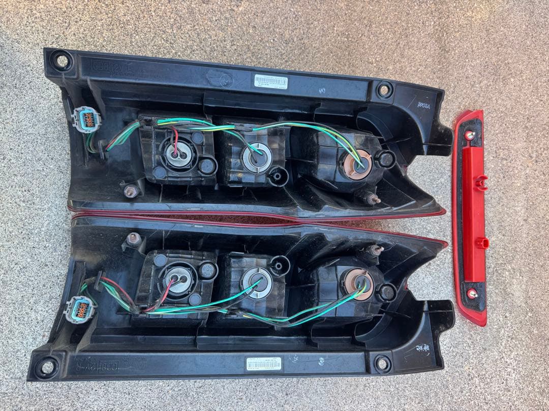 350キャラバン　テールランプ