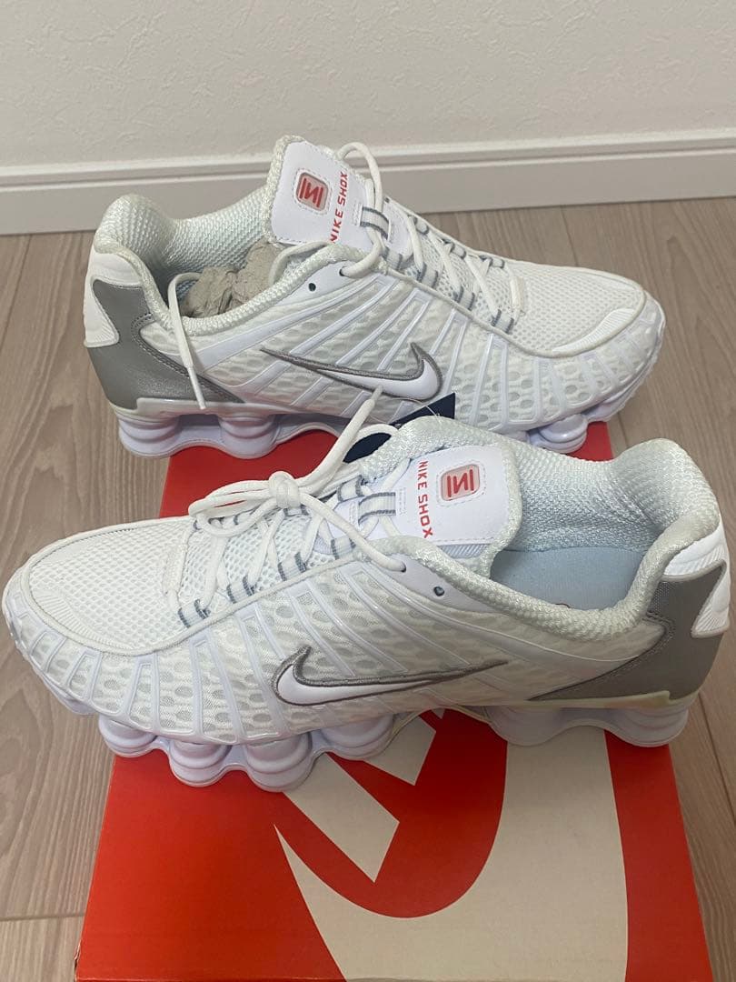 【新品・未使用品】NIKE SHOX TL ホワイト　27cm