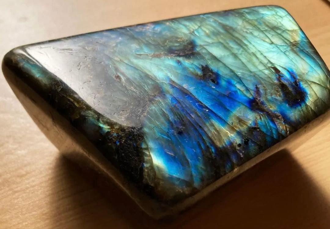 ✨週末限定セール✨ラブラドライト特大924g マダガスカル産 ブルーシラー磨き