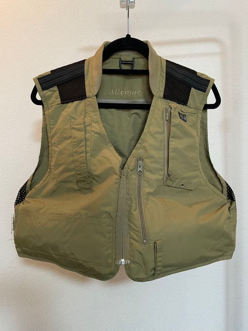 ほぼ未使用　アルトモア　刺繍ロゴベスト