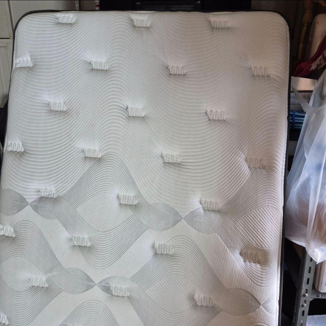 e10　シングルスプリングマットレス グレー