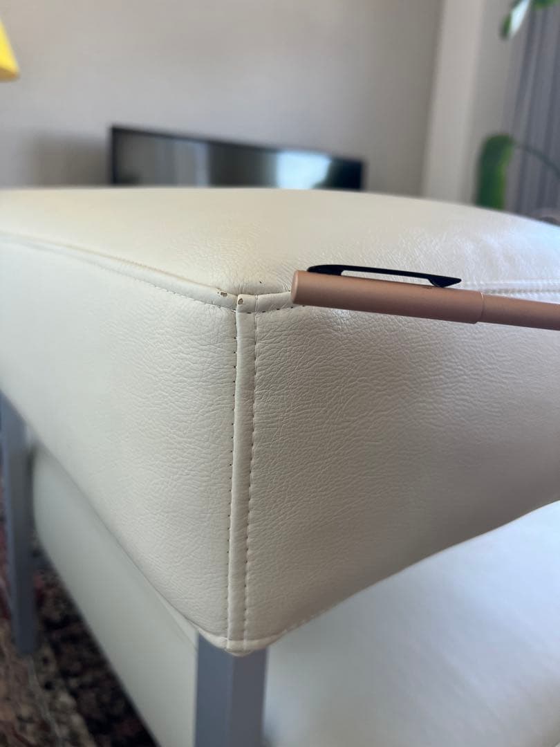 2/8まで　センプレ　フローティングソファSEMPRE ホワイトレザー　1人掛け