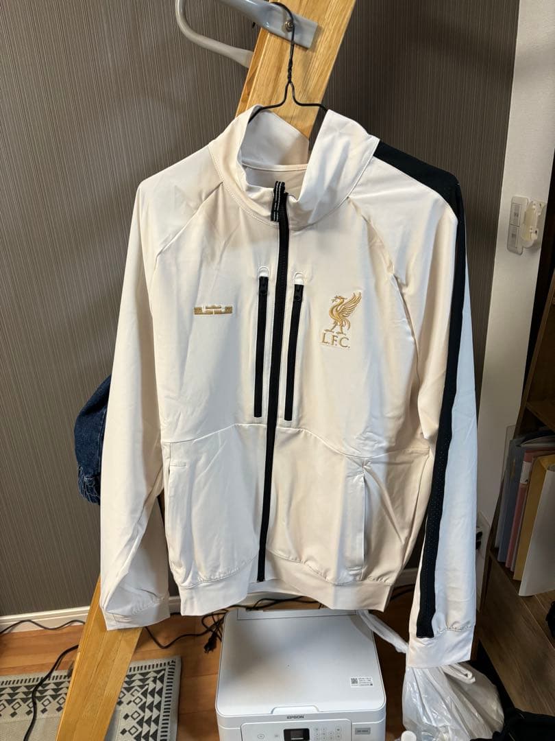 ナイロンリバプールFC×レブロン