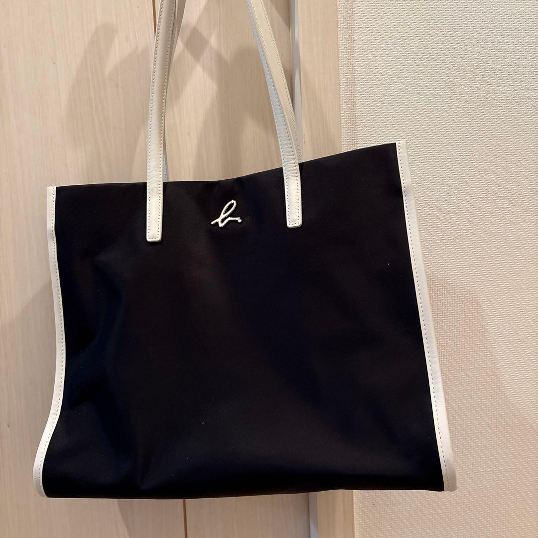 未使用　最終値下げ　黒のナイロントートバッグ