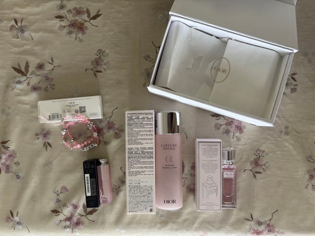 Dior カプチュール ブルーミングブーケ アディクトリップグロウ ストラップ