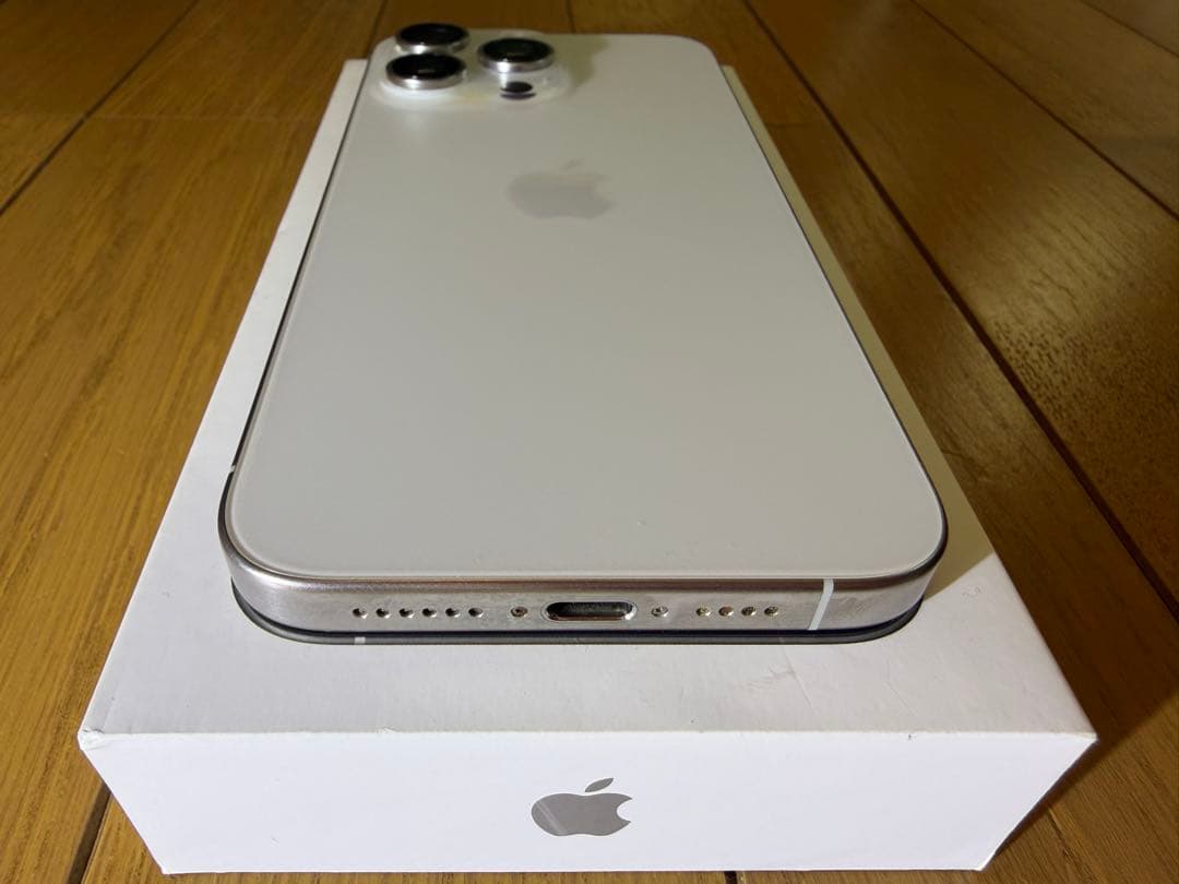 iPhone 15Pro Max 256GB ホワイト 【超美品】