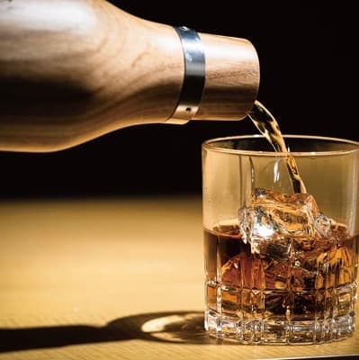 セラヴィ　オークボトル　ウイスキーやワインのエイジングボトル