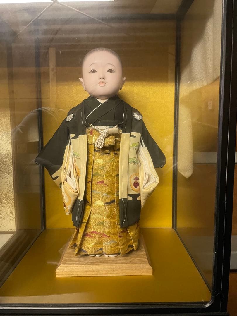 市松人形 18号 黒と金の衣装