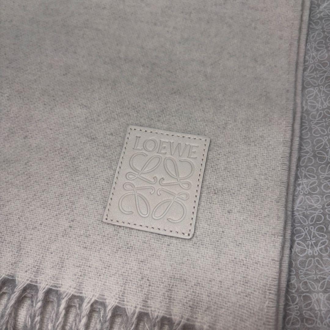 LOEWE バイカラー　マフラー　新品未使用