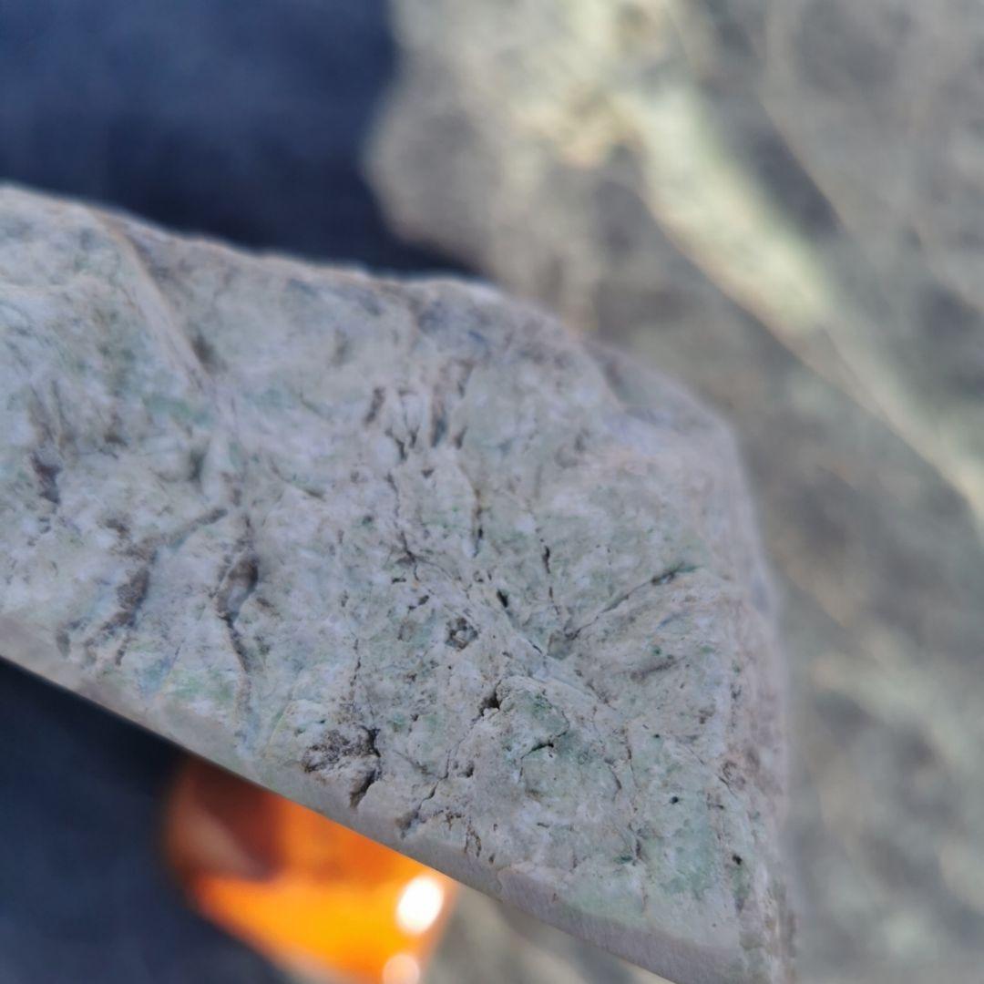 国石　ヒスイ　翡翠　鑑賞石　石　 置物　オブジェ　インテリア