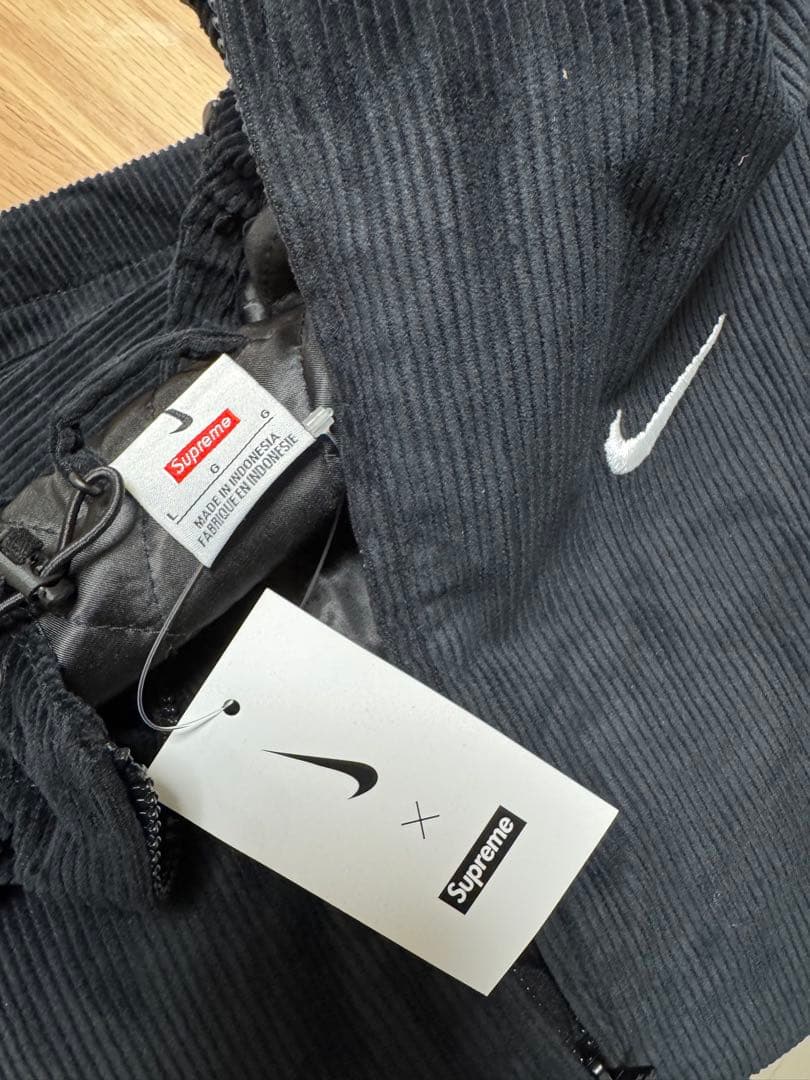 Supreme/Nike ブラックフードジャケット（サイズL）