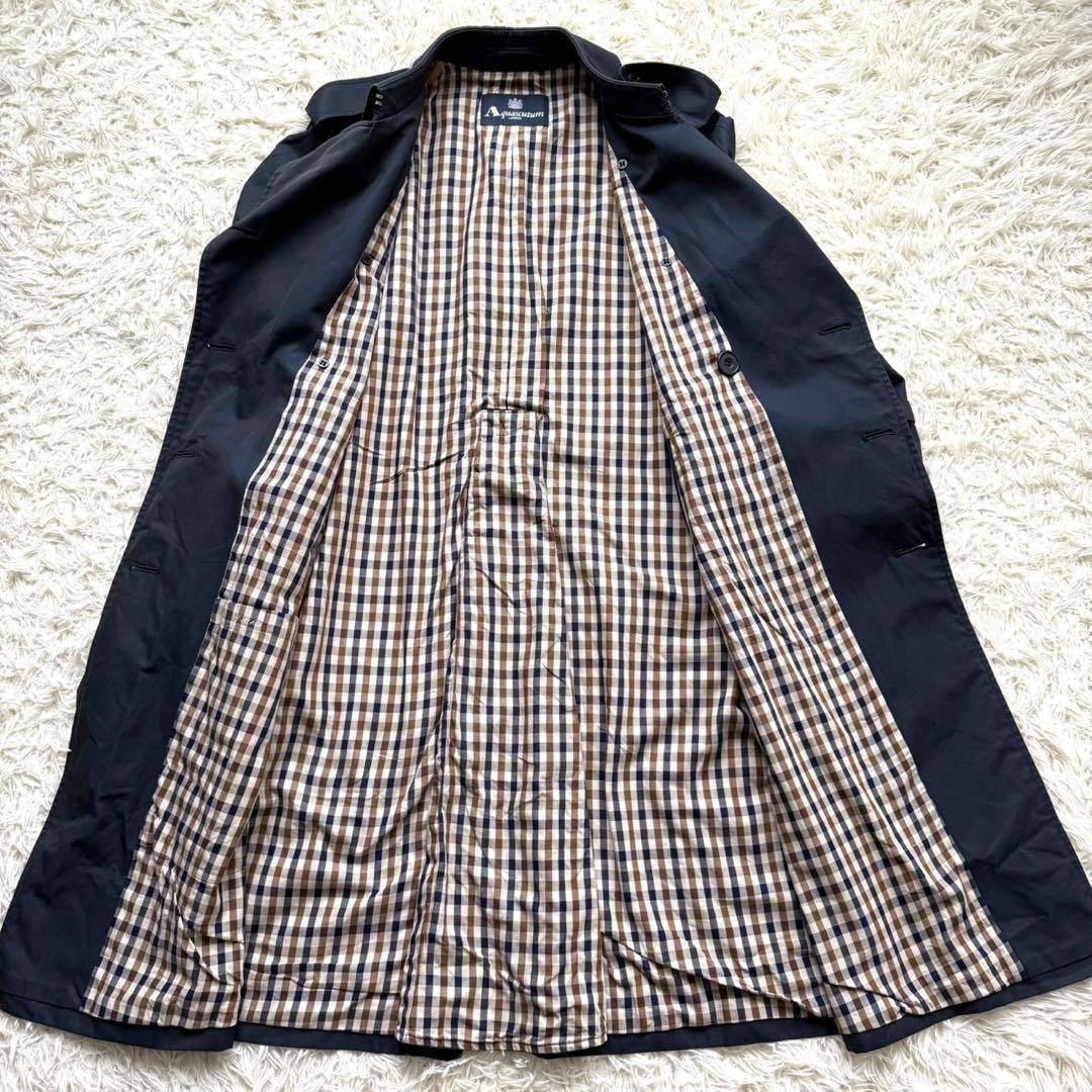 アクアスキュータム ロング トレンチコート チェック ネイビー