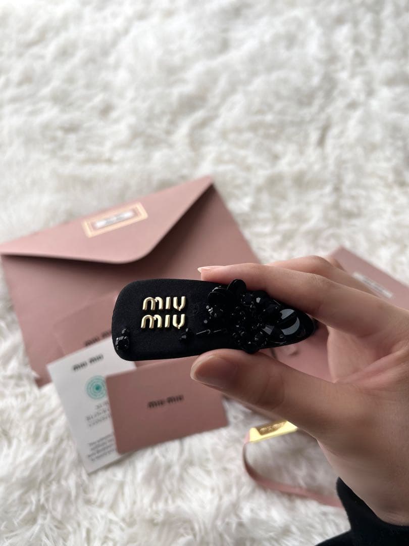 【正規品】大幅値引き可能 miumiu ヘアクリップ ヘアピン 猫の巾着袋付き