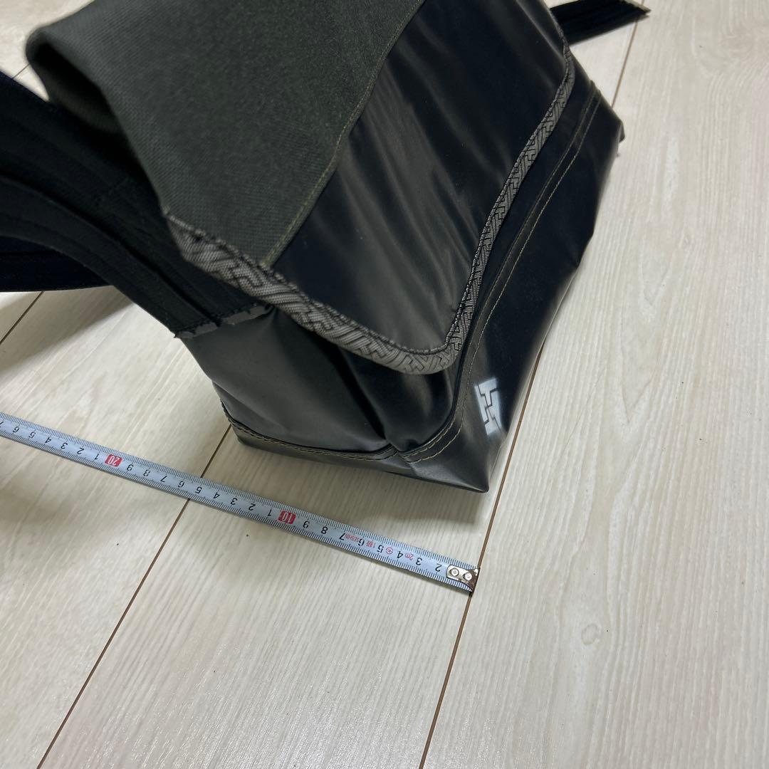 RESISTANT メッセンジャーバッグ/ ルポライダー