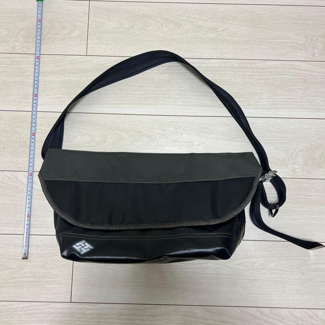 RESISTANT メッセンジャーバッグ/ ルポライダー