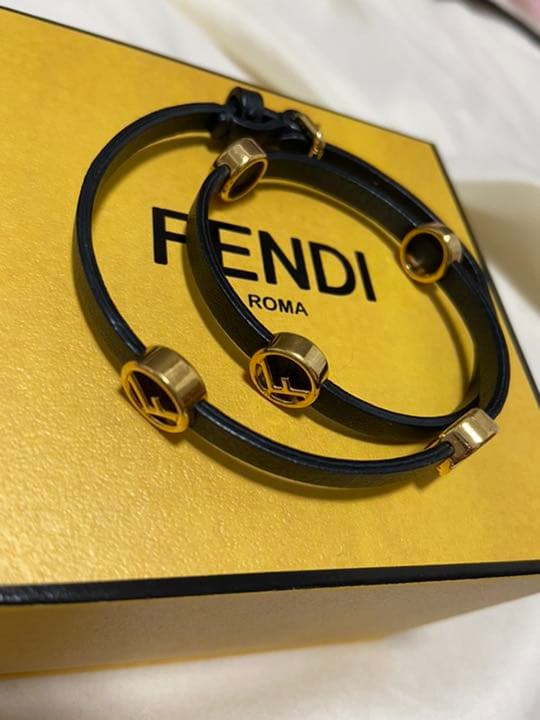 フェンディ　FENDI チョーカー　ブレスレット
