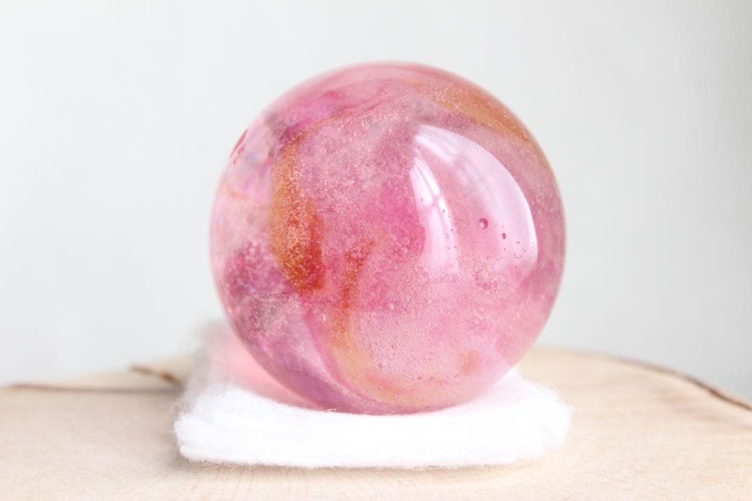 【訳あり】シエラネバダ産アンダラクリスタル　スフィア　マルチカラー（ピンク系）