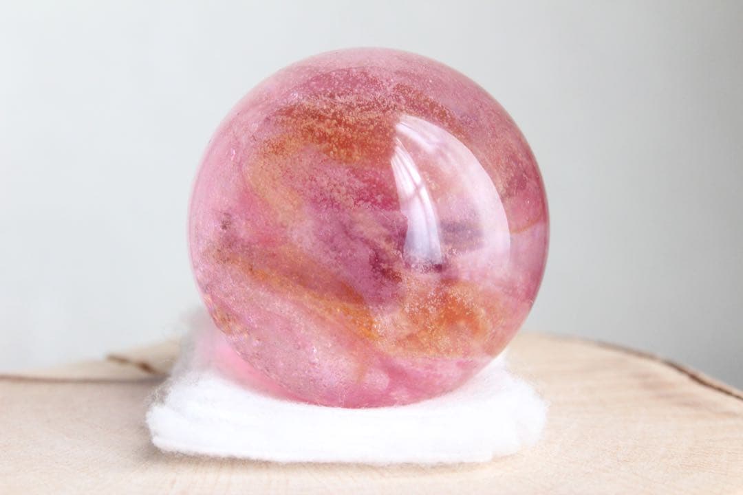 【訳あり】シエラネバダ産アンダラクリスタル　スフィア　マルチカラー（ピンク系）