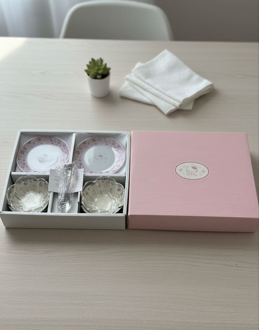 新品 未使用 サンリオ ハローキティ 食器セット