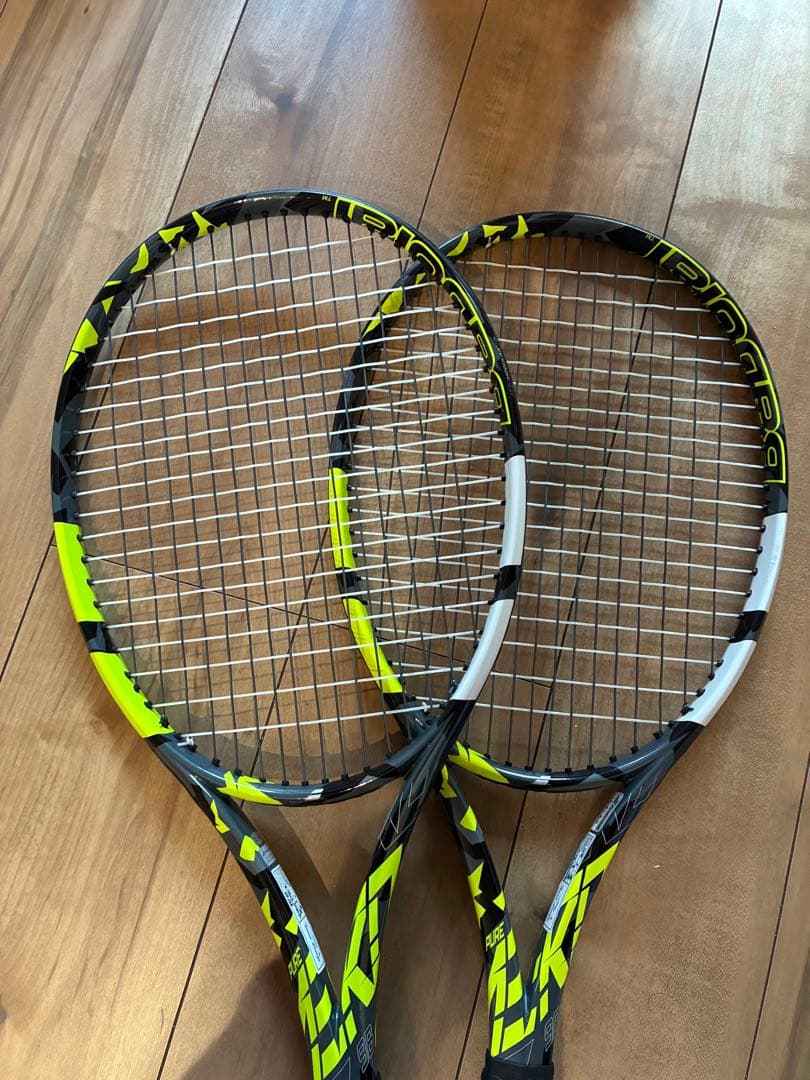 バボラ　ピュアアエロ98 テニスラケット 2本セット